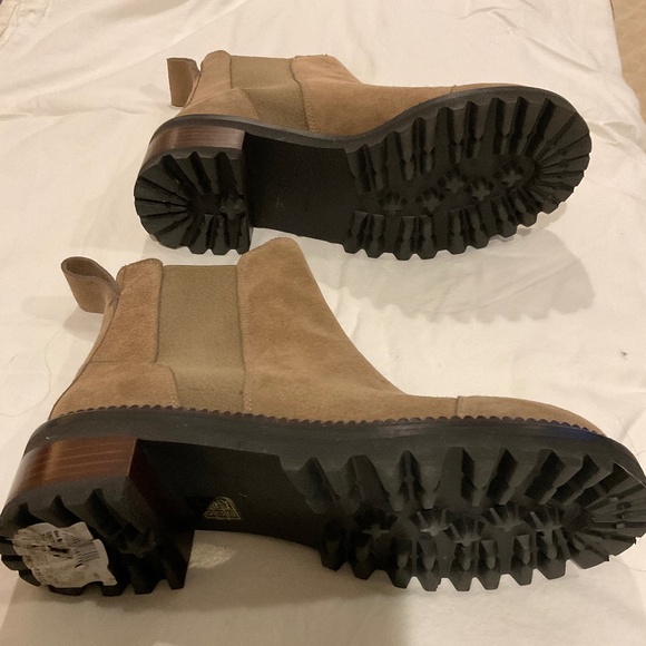 See by Chloé Mallory suede Chelsea boots in taupe size 40 - Picture 2 of 6